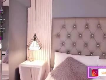 Group victoriaxx_ on Chaturbate