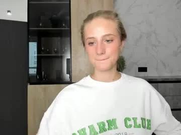 whi_te0 — change up jacket #new #teen #18 #nonude [200 tokens remaining]