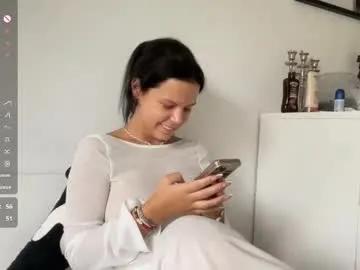 Freechat wildahankin on Chaturbate
