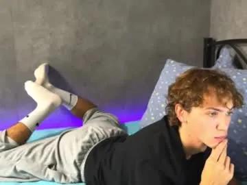 xavier_200 — show feet [9 tokens left] #18 #new #hairy #teen #bigcock