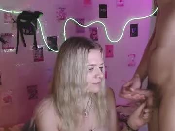 Freechat your_horny_friends on Chaturbate