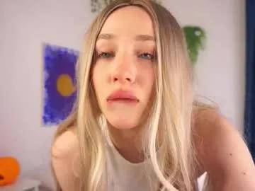 yuyukiss — Goal: Kiss on camera Hello everyone, it's my first day, I don't know what to write here, I just pressed the start button haha #young #18 #new #natural #teen [0 tokens remaining]