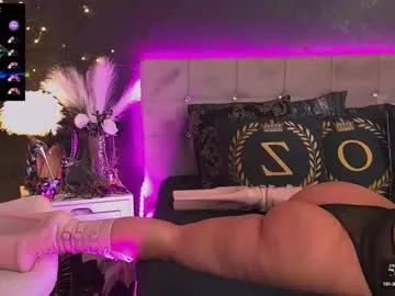 Freechat zoemesmerizee on Chaturbate