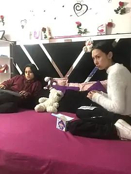 1lovelygirls — SHOW ASSHOLE