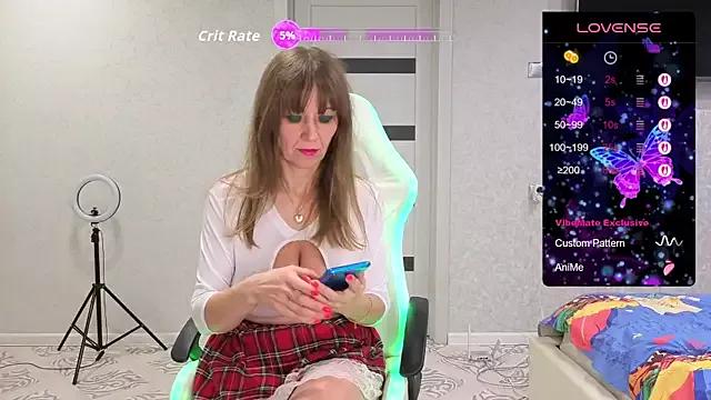 Freechat __MOMMY_ on StripChat