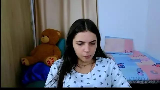 _elenna on StripChat 