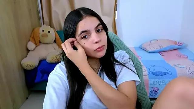 _elenna on StripChat 