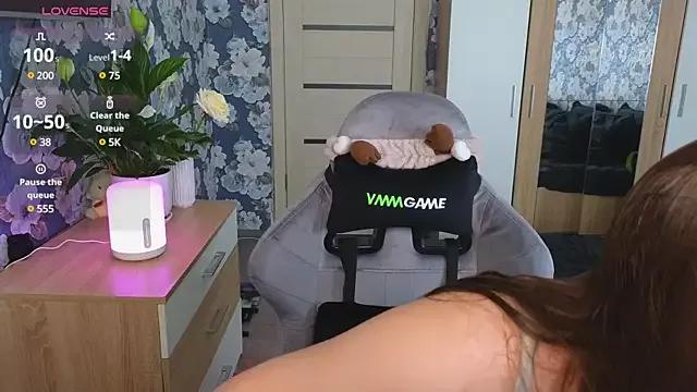 _momiji_ on StripChat 
