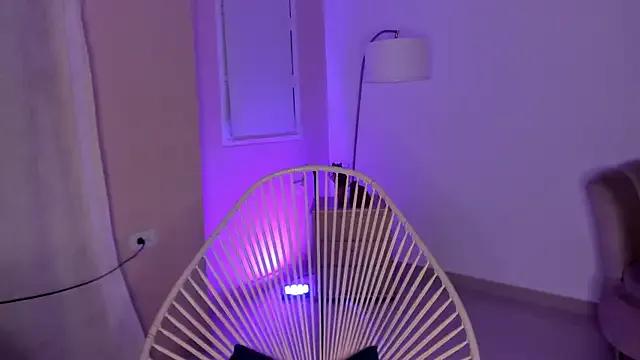 adah_sex — Missionary dildo!