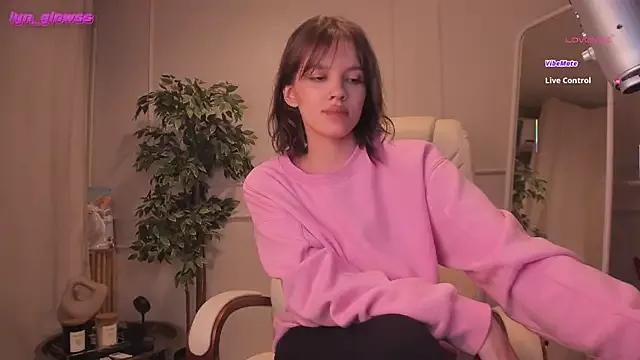 Private AdalynGlows on StripChat