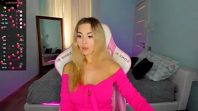 Freechat AdeleRoberts on StripChat