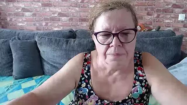 Freechat Adelewildx on StripChat