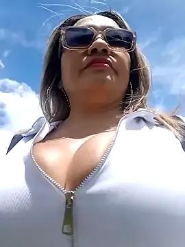 Afroditecash — Wet my pussy, show pussy