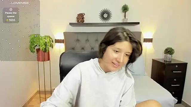 Freechat ahinoa_79 on StripChat