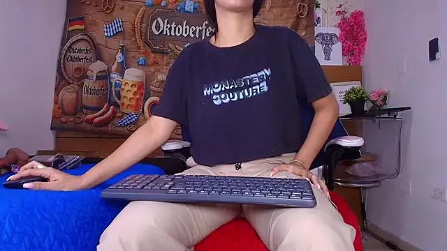 Freechat aisha_sh on StripChat