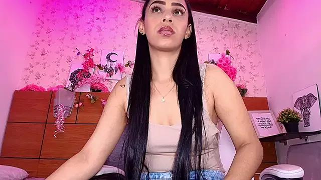 Freechat aisha_sh on StripChat
