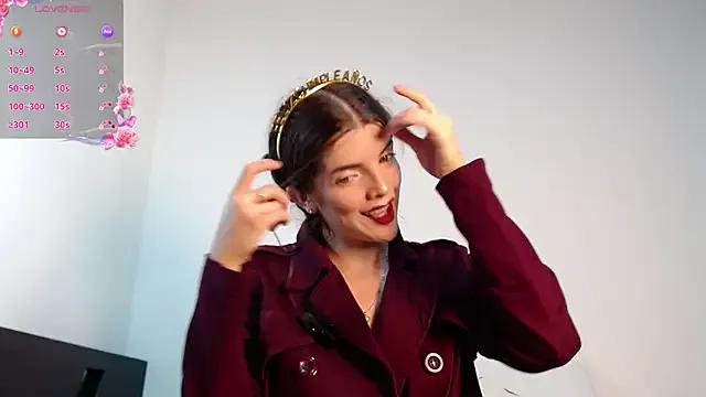 Alahia_skyy — kisses on the camera