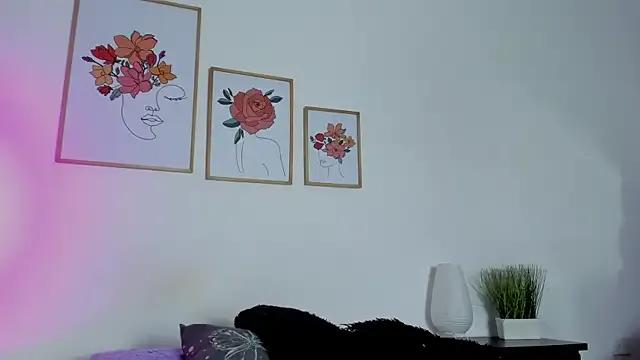 alana_111 — spank ass + suck dildo