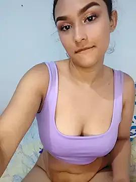 Alannanice03 — Flash boobs