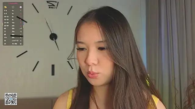 AlberthaEscue — Lick up that sweet lips