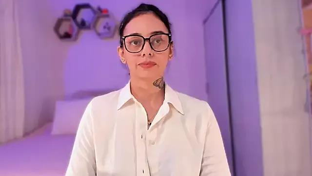 Freechat Aleja24Evans on StripChat