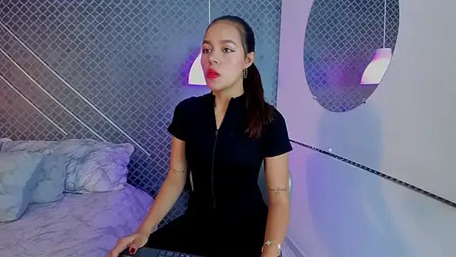 Aleja_bloom — Private on StripChat