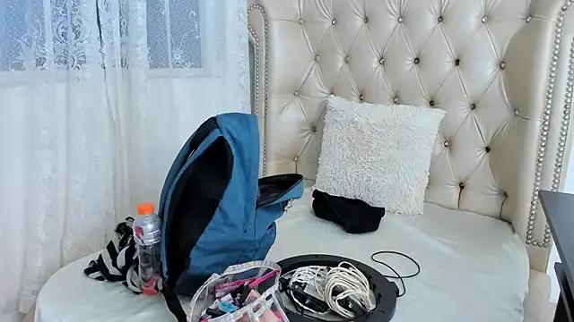 AlexaFoxy18 — Freechat on StripChat