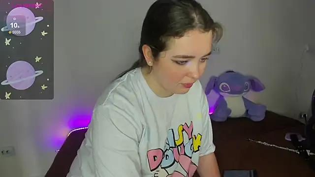 Alice_next_door — Play with my clit