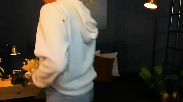 Freechat aliceandsia on StripChat