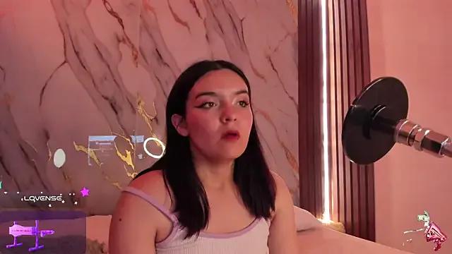 Freechat alicecute77 on StripChat
