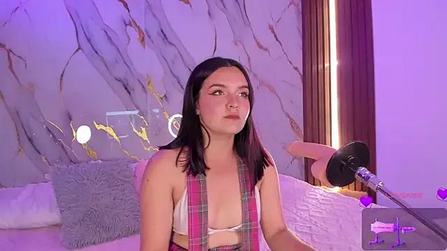 Freechat alicecute77 on StripChat