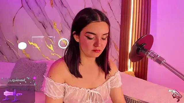 Freechat alicecute77 on StripChat