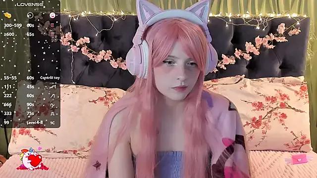 AliceLanley — blow a kiss