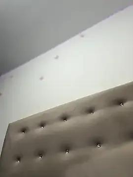 aliisonn___parker26 — Fingering my pussy and zoom pussy