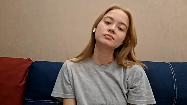 ALISALISAAS — Air kiss