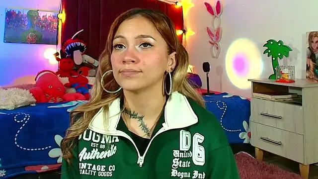 alisson_zafiro_ — Freechat on StripChat