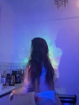 AlitaNova — Topless cleaning