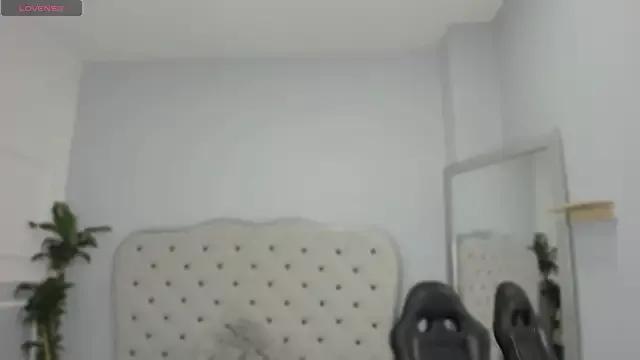 Private Alix_18_ on StripChat