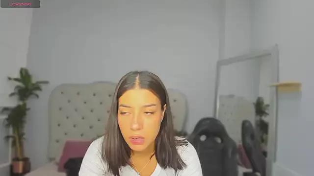 Private Alix_18_ on StripChat