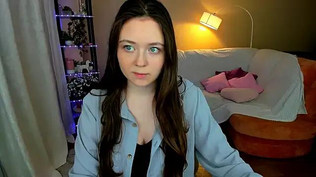 AlluringLookk on StripChat 
