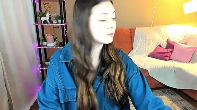AlluringLookk on StripChat 
