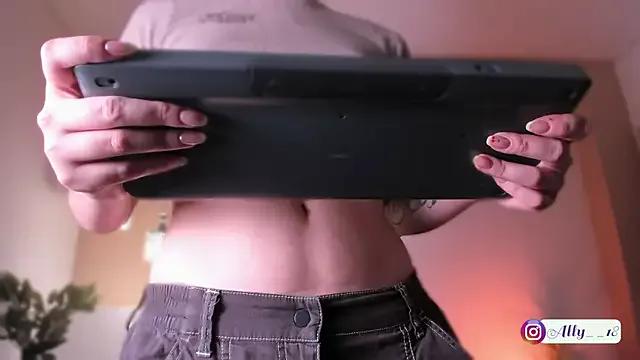 Freechat Ally_addams on StripChat