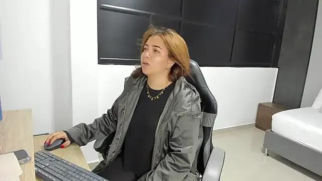 Freechat alma_fenix on StripChat