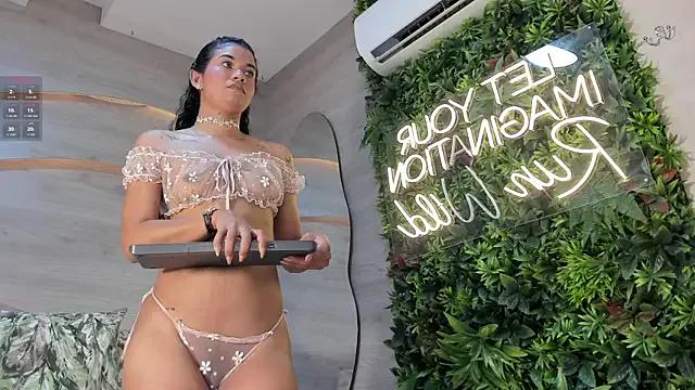 Alma_Leon — spread asshole