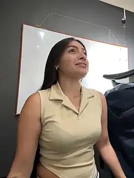 Alyha_Cortes — Freechat on StripChat