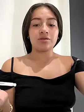 Freechat Alyha_Cortes on StripChat