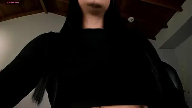 Freechat AlyssaDean on StripChat