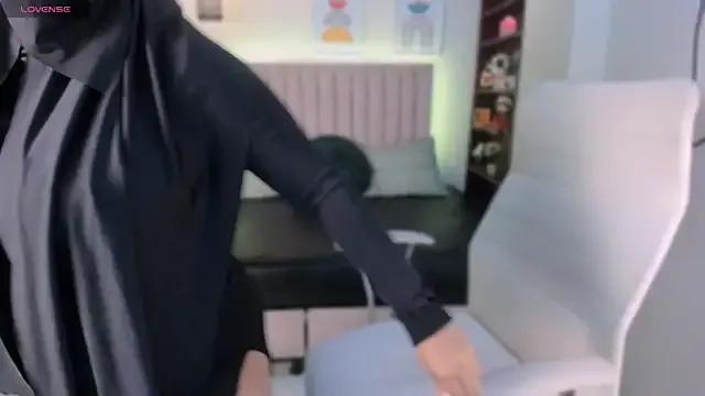 amal_jazmin — Shake my tits with the blouse on
