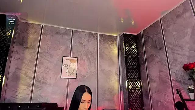 amaraa_lewiis — RIDE DILDO  + CUM+ SQUIRT