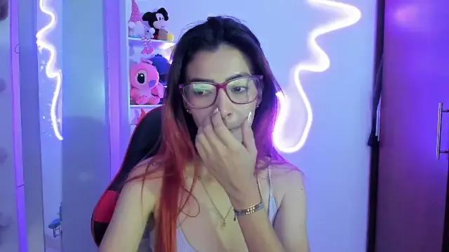 Freechat Amaranta_e on StripChat